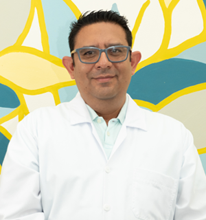 Dr. José Roberto Brito Navarro, Cirujano Oftalmólogo especialista en retina