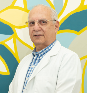 Dr. Rolando Domínguez Parada, Cirujano Oftalmólogo